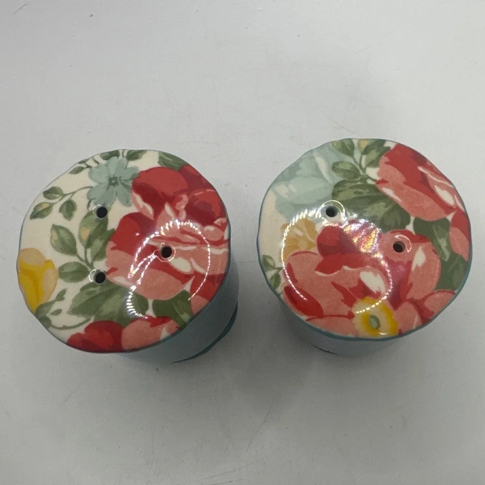 The Pioneer Woman Salt and Pepper Shakers Set Teal‎ Floral Stoneware Excellent